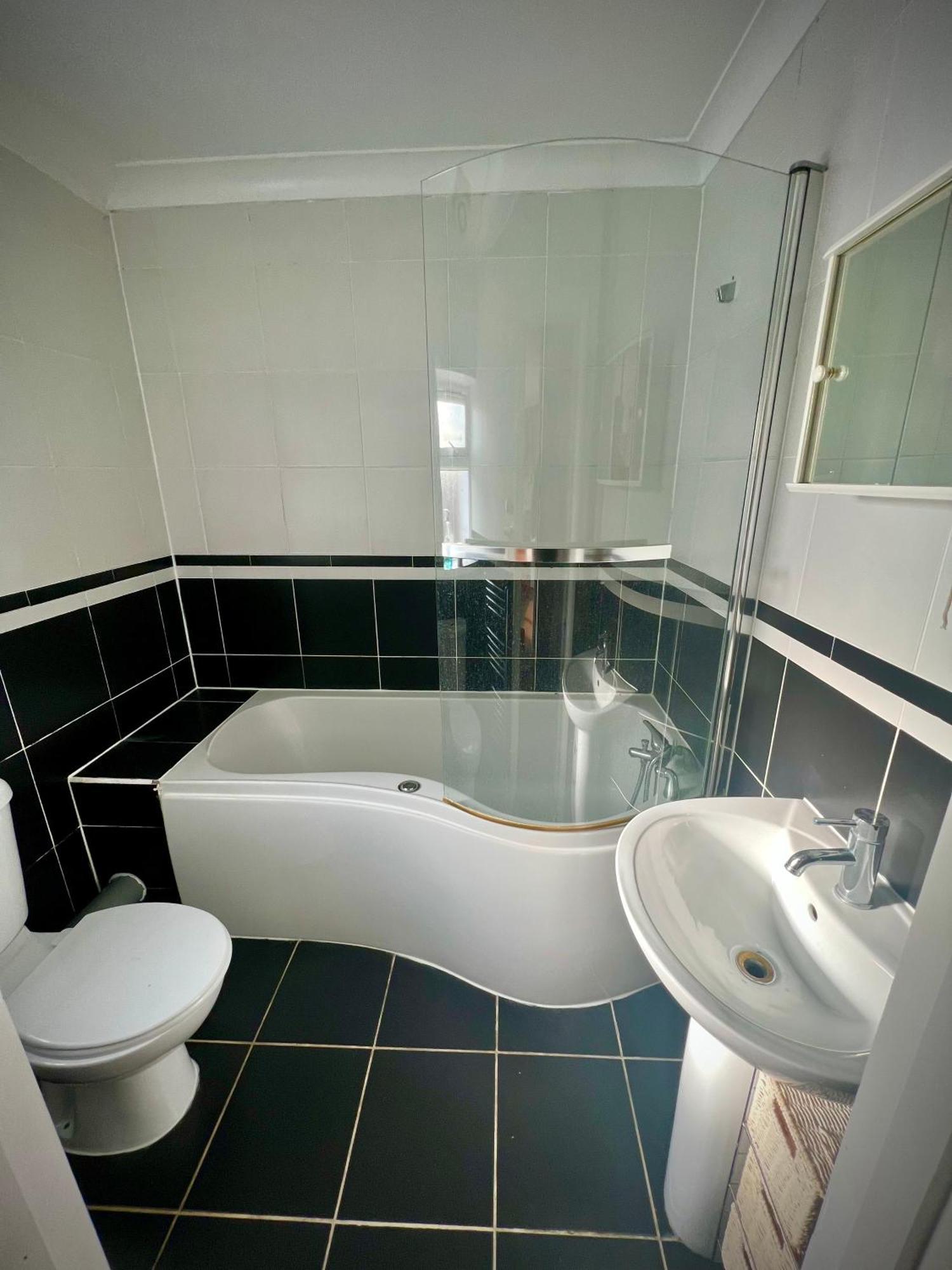 Apartment Flat In Watford, Close To Harry Potter & Junction *